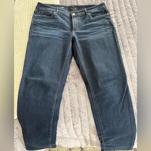 Ladies Petite White House Black Market dark denim jeans